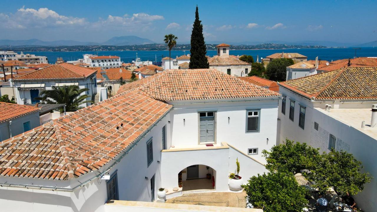 Mansion Dasi Bed & Breakfast Spetses Town Exterior photo